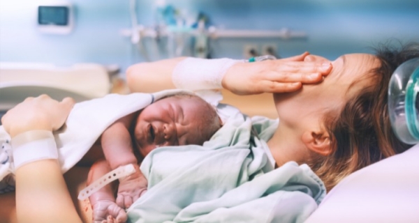 Rodząca matka jako żywioł natury