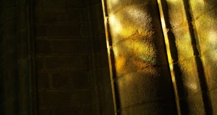 Bóg w kościołach - recenzja